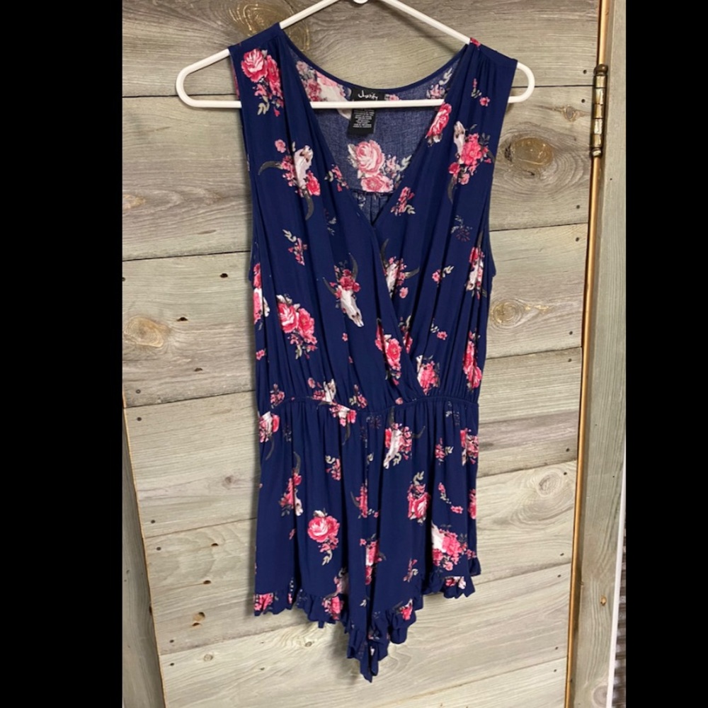 Justify women’s floral and bull skull romper large